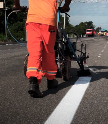 Pintura rodoviaria a quente 1